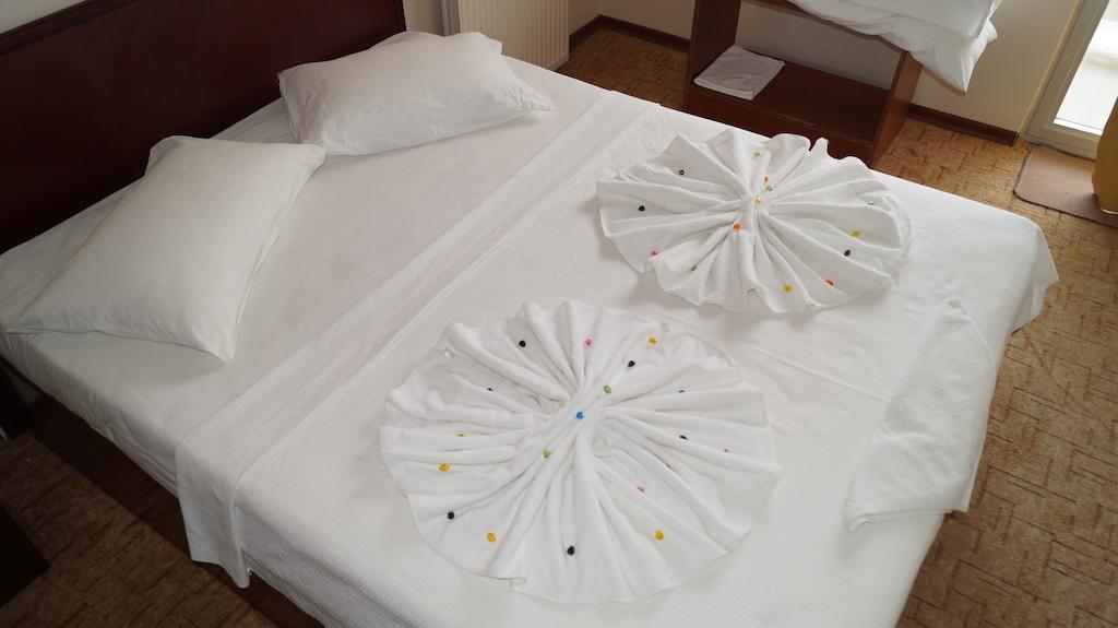 Ekin Hotel Kusadasi Exterior photo